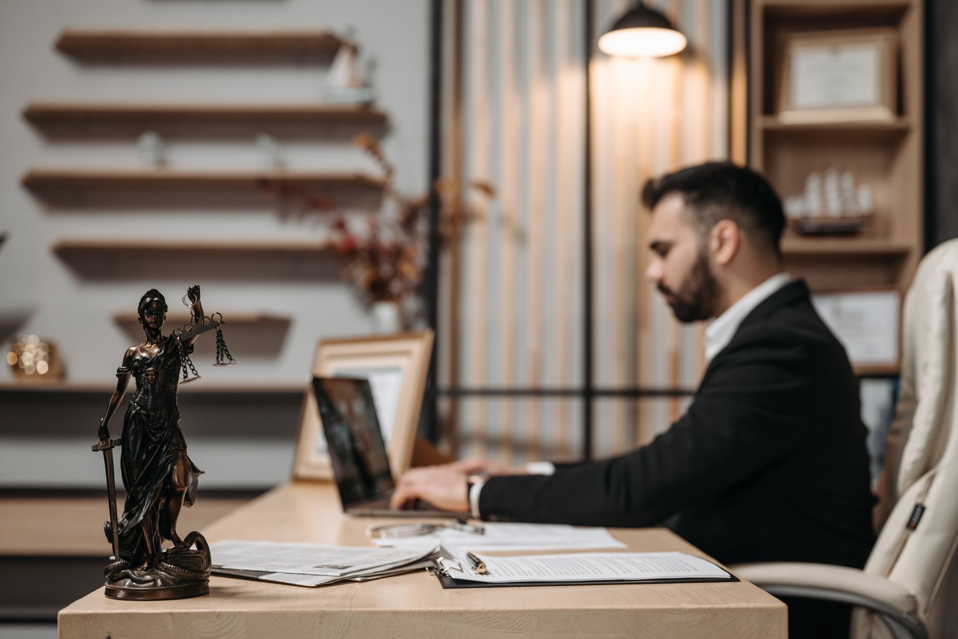 Manfaat Monitoring Lingkungan Digital untuk Industri Manufaktur: Studi Kasus dan ROI